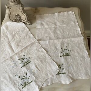 Vintage Embroidered Hand Towels Floral Print